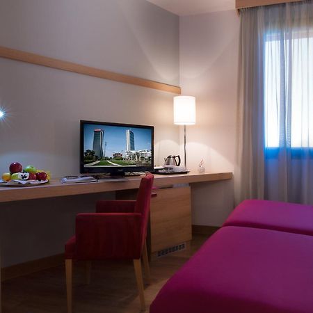 Dolce By Wyndham Milan Malpensa Hotel Сома Ломбардо Екстериор снимка