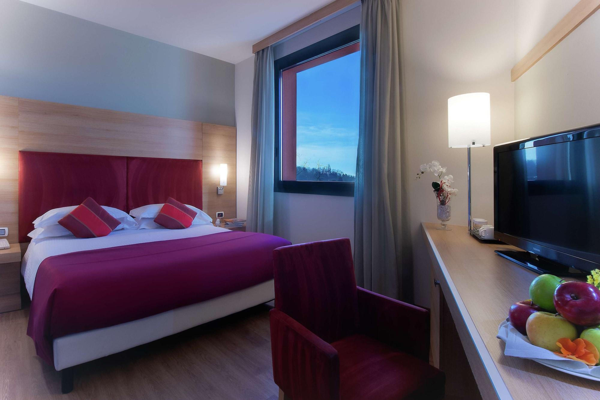 Dolce By Wyndham Milan Malpensa Hotel Сома Ломбардо Екстериор снимка
