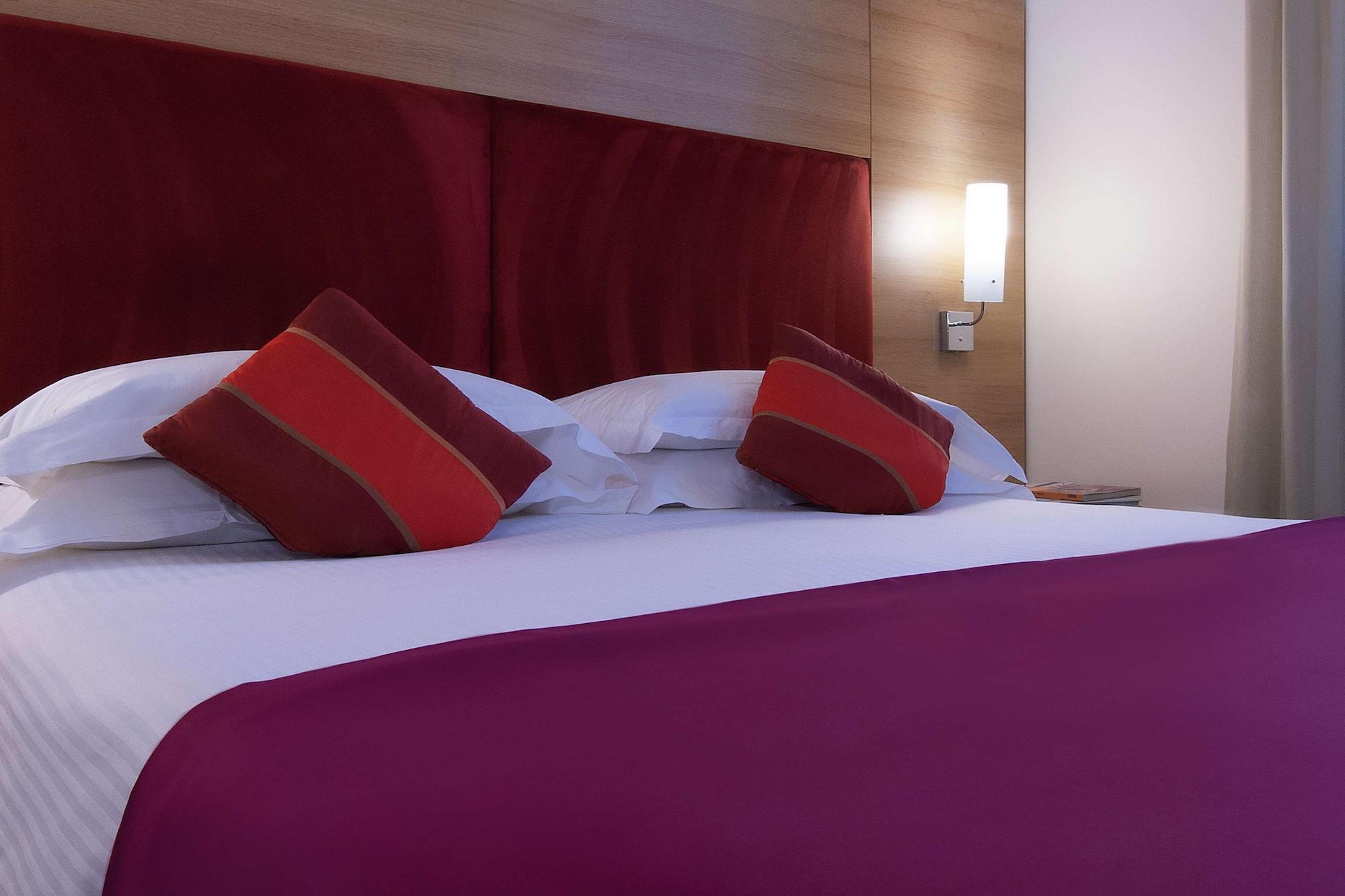 Dolce By Wyndham Milan Malpensa Hotel Сома Ломбардо Екстериор снимка