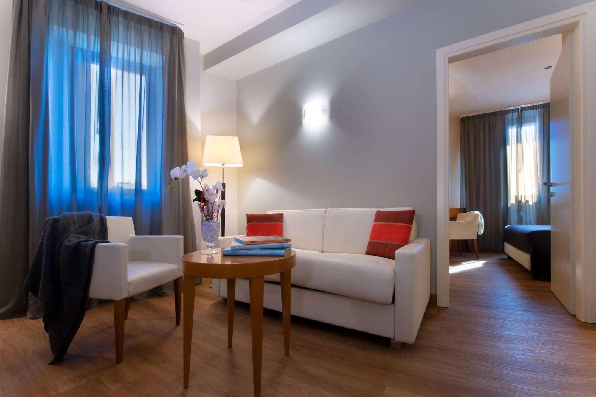 Dolce By Wyndham Milan Malpensa Hotel Сома Ломбардо Екстериор снимка