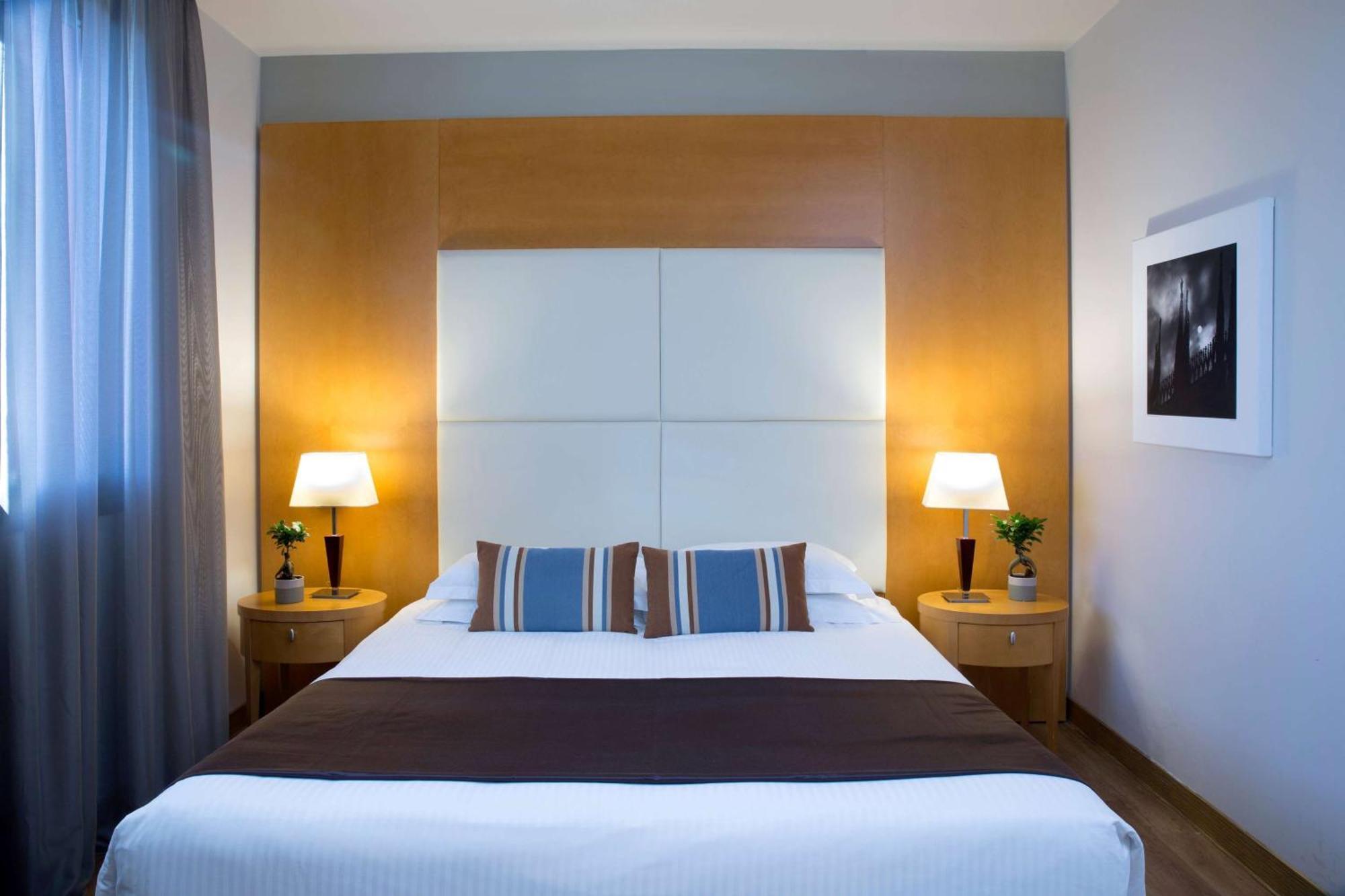 Dolce By Wyndham Milan Malpensa Hotel Сома Ломбардо Екстериор снимка