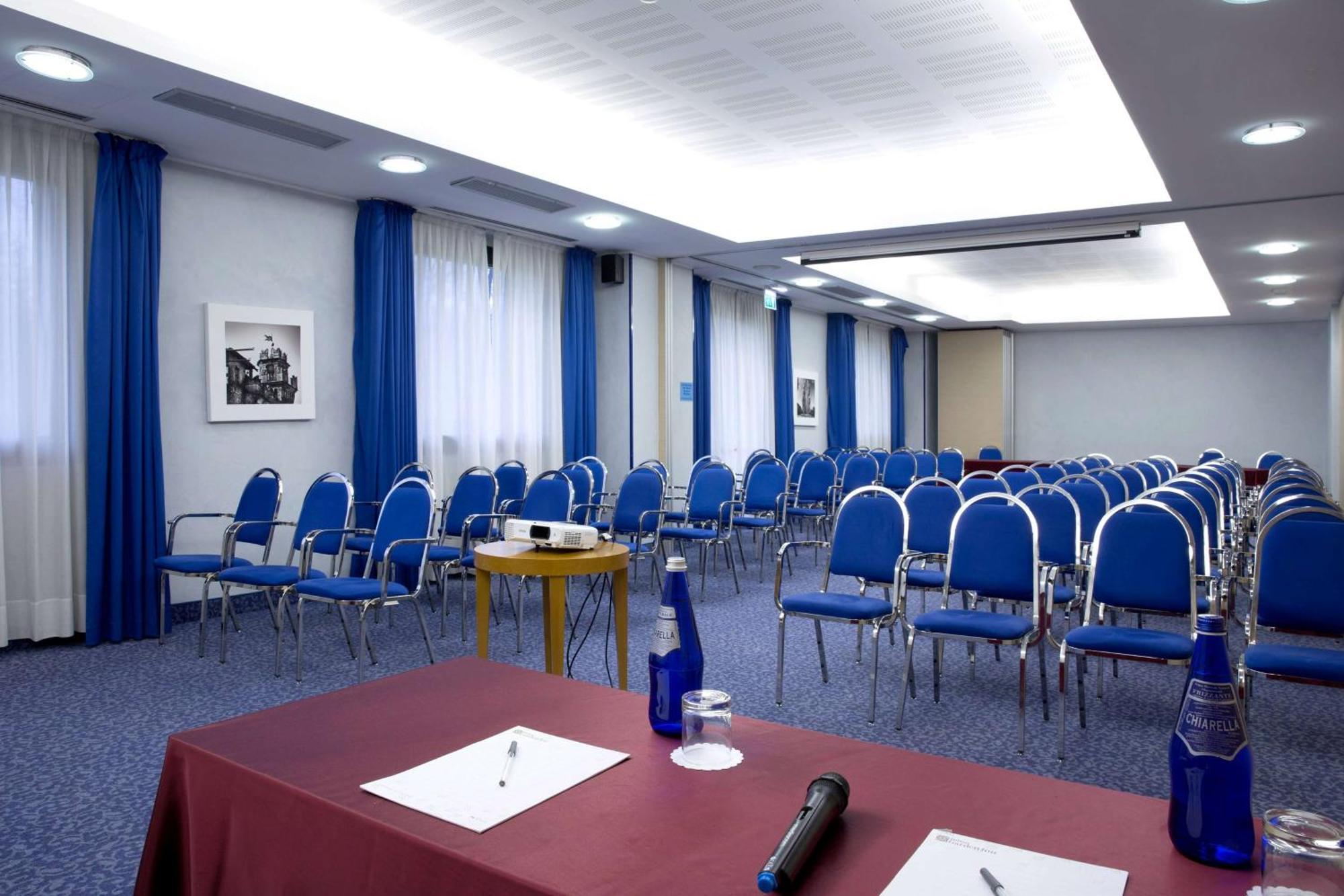 Dolce By Wyndham Milan Malpensa Hotel Сома Ломбардо Екстериор снимка