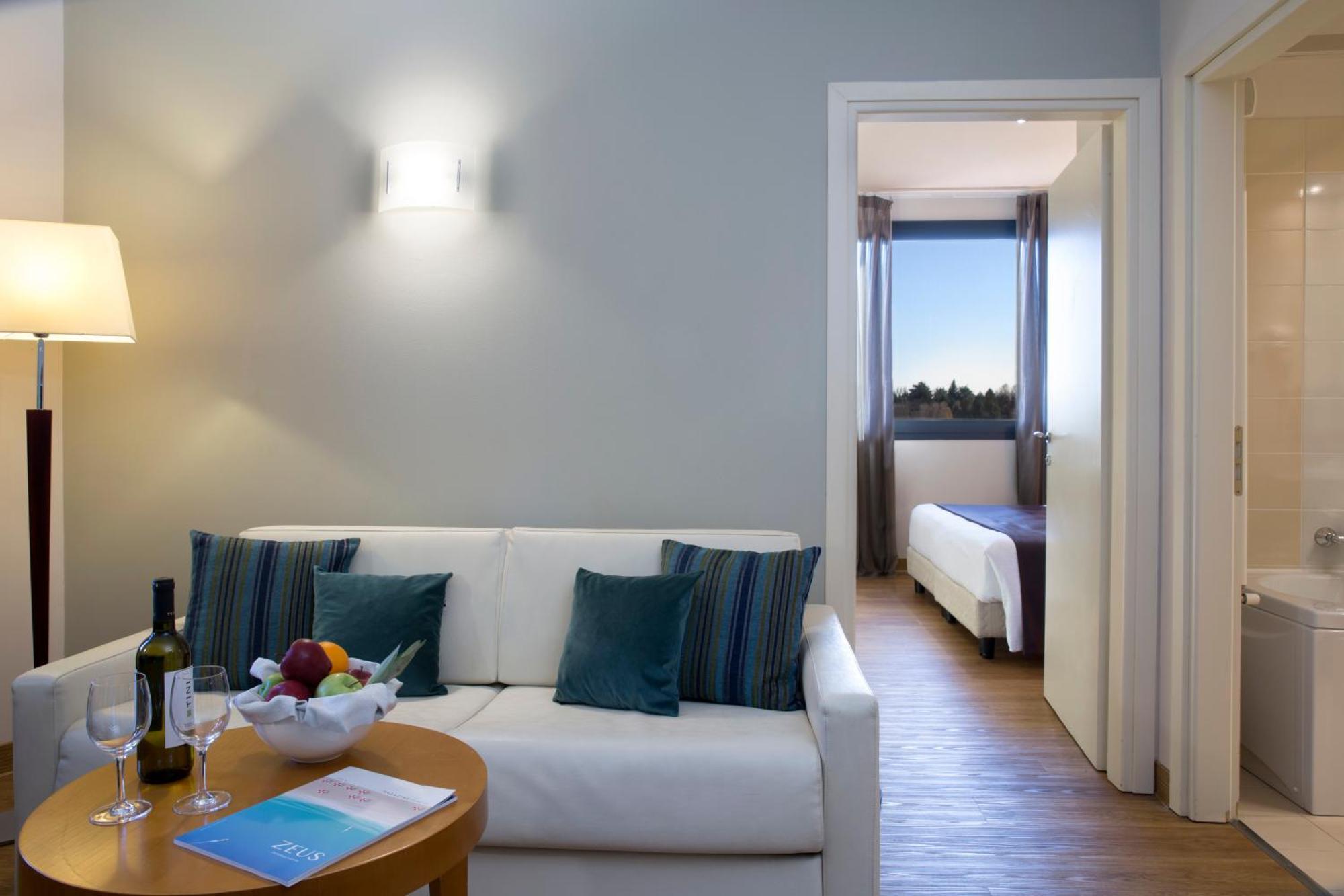 Dolce By Wyndham Milan Malpensa Hotel Сома Ломбардо Екстериор снимка