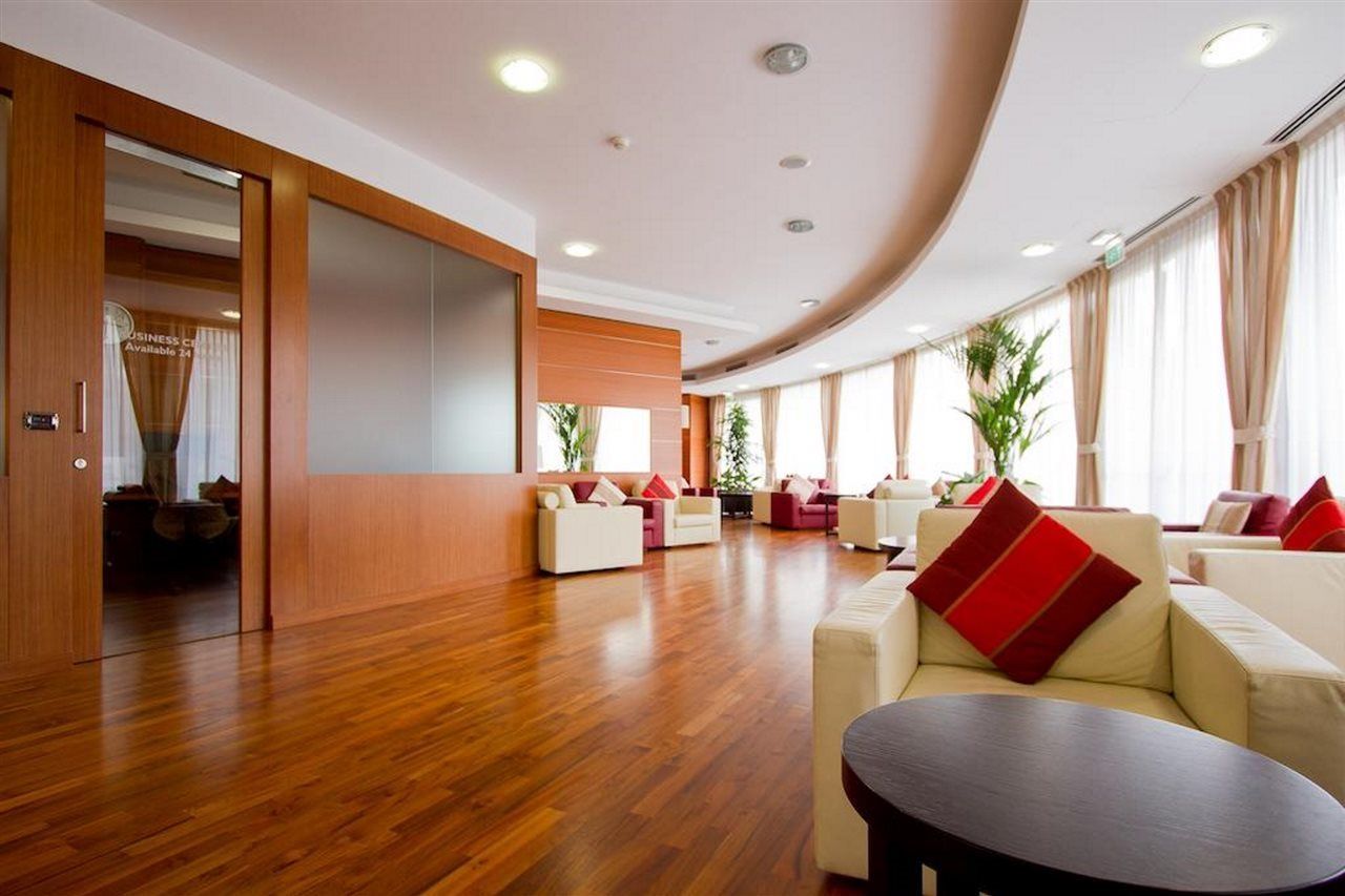 Dolce By Wyndham Milan Malpensa Hotel Сома Ломбардо Екстериор снимка